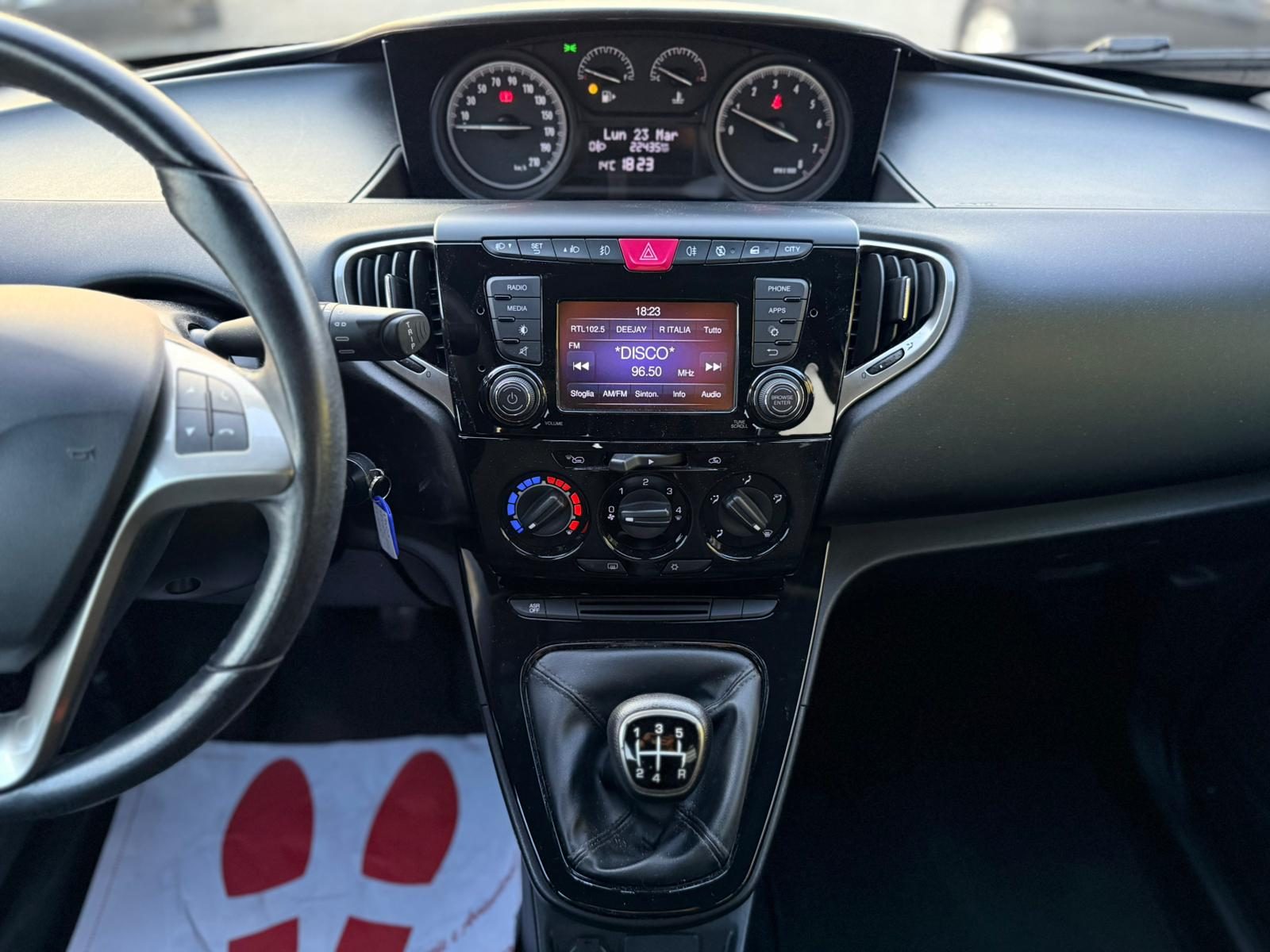 Lancia Ypsilon – foto 10