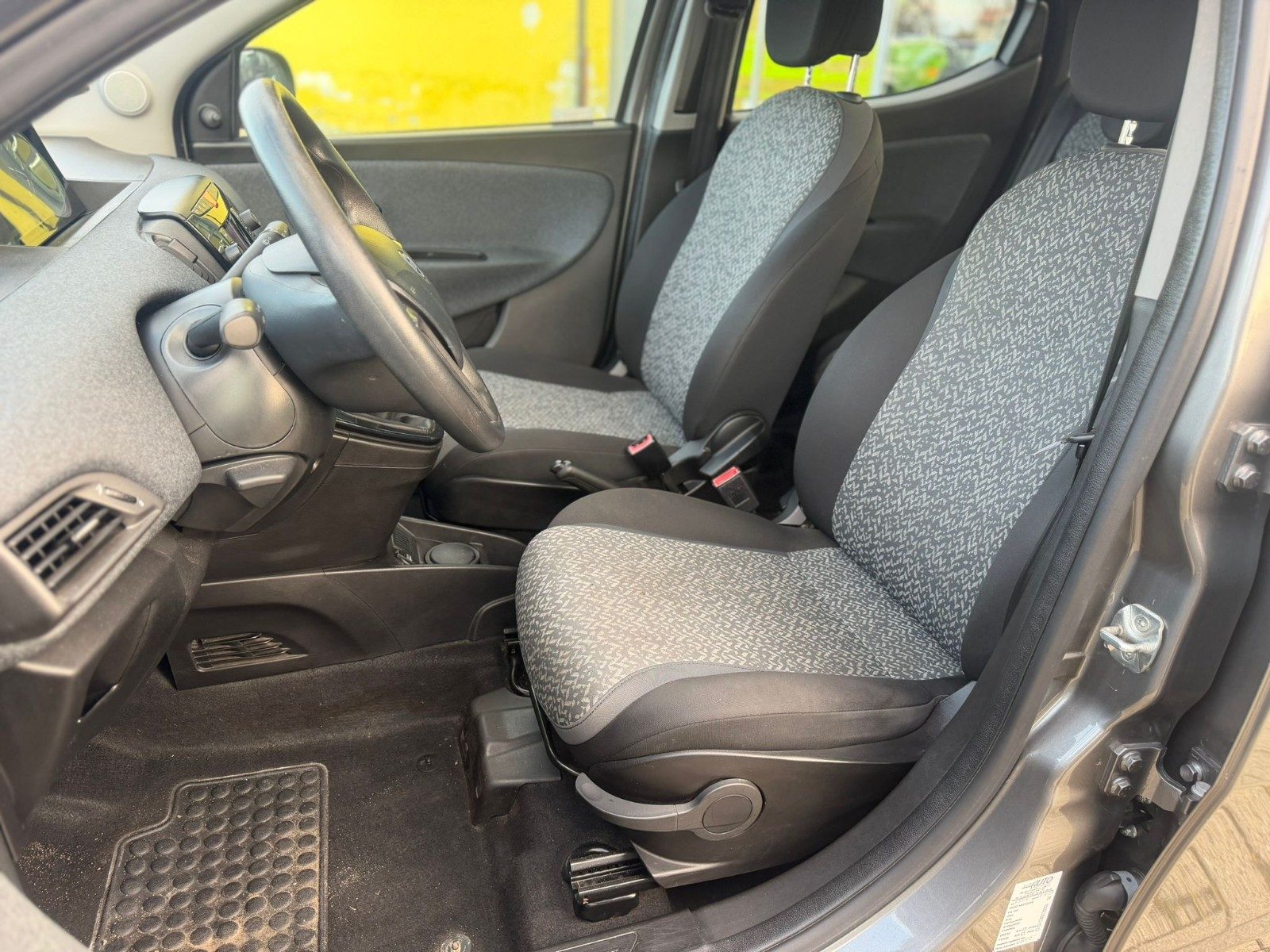 Lancia Ypsilon – foto 6