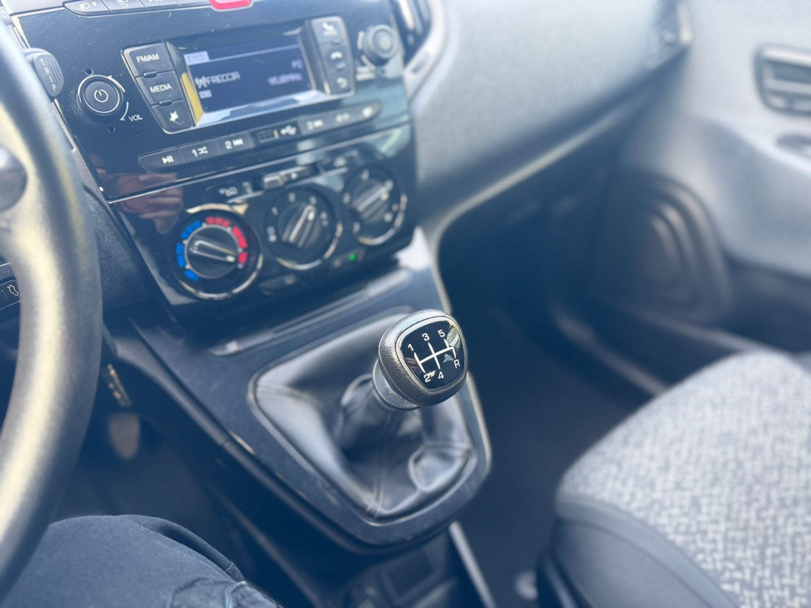 Lancia Ypsilon – foto 12